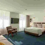 מלון Westlight Madalena 4*