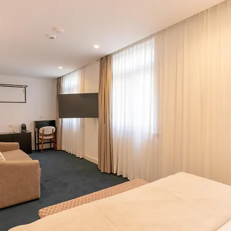 Westlight Madalena ליסבון