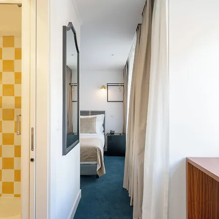 Готель Westlight Madalena 4*