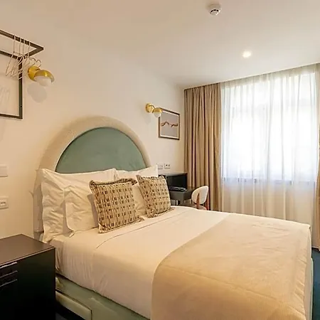 Westlight Madalena Готель 4*