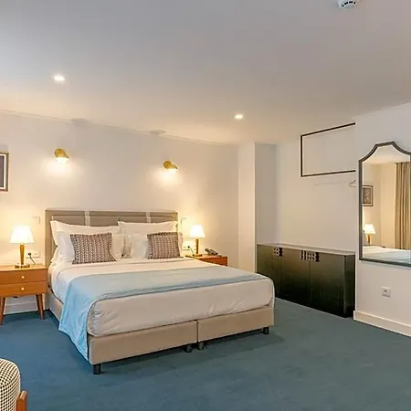 Westlight Madalena Готель 4*